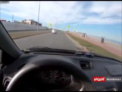 هیچ وقت از یک فولکس سبقت از راست نگیرید!