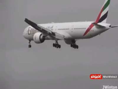 فرود ناموفق هواپیمای امارات!