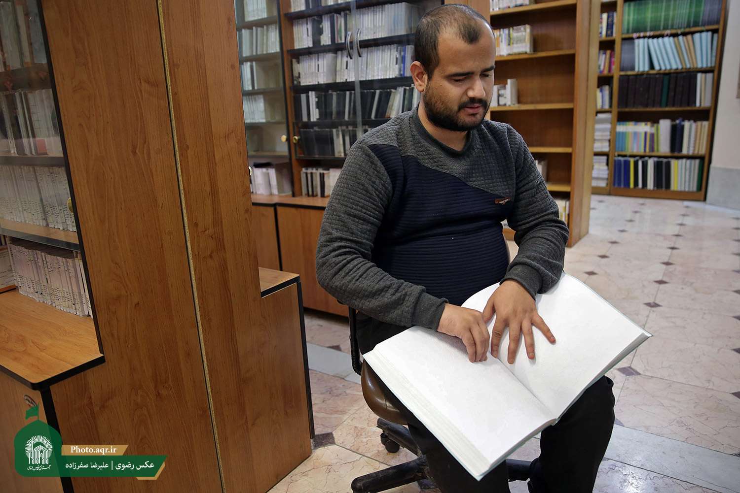 کتابخانه‌ای با کتاب‌های شنیدنی