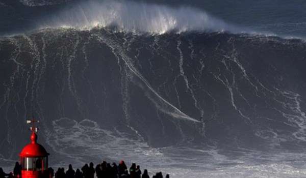 موج‌سواری روی موج چند ده متری