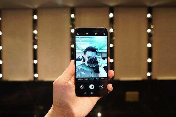 نگاه نزدیک به گوشی آنر V20