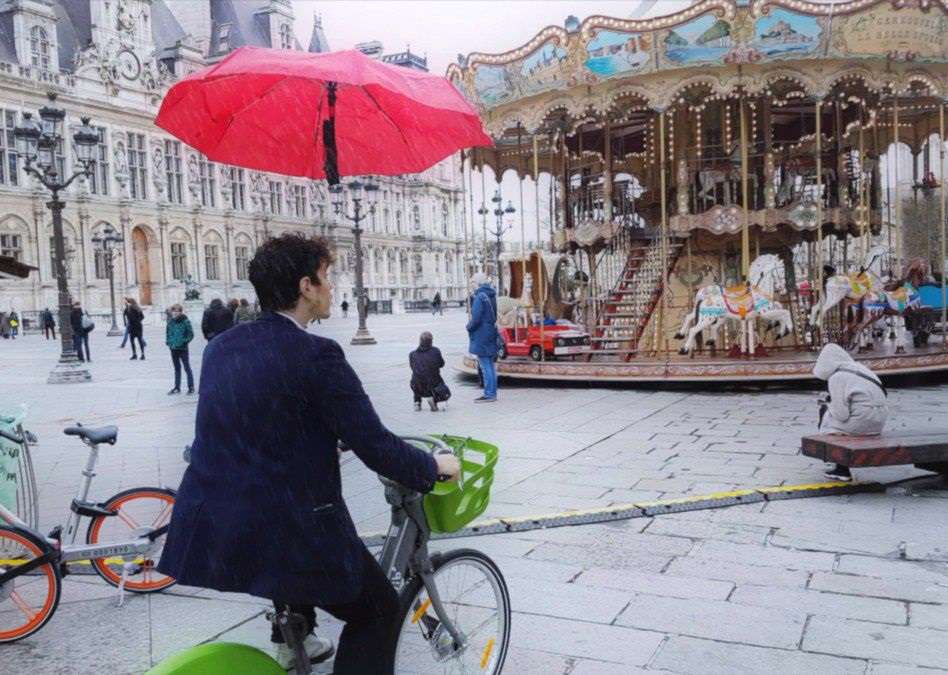 ساخت چتری که بالای سر صاحبش پرواز می‌کند