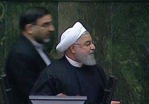 حرکت غیرمنتظره نماینده مجلس حین سخنرانی رئیس‌جمهور