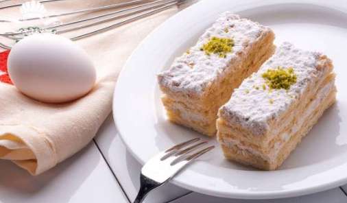 شیرینی ناپلئونی