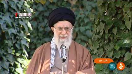 غرس دو نهال میوه توسط رهبر انقلاب