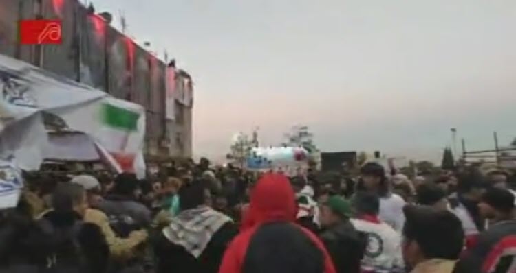 خبر حمله موشکی سپاه به مواضع آمریکایی ها، هنگام تدفین شهید سلیمانی