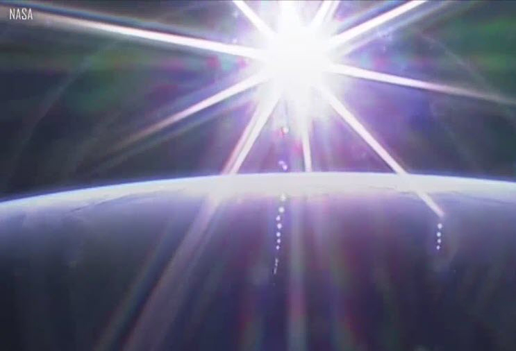 مشاهدات فضانوردان از طلوع و غروب خورشید