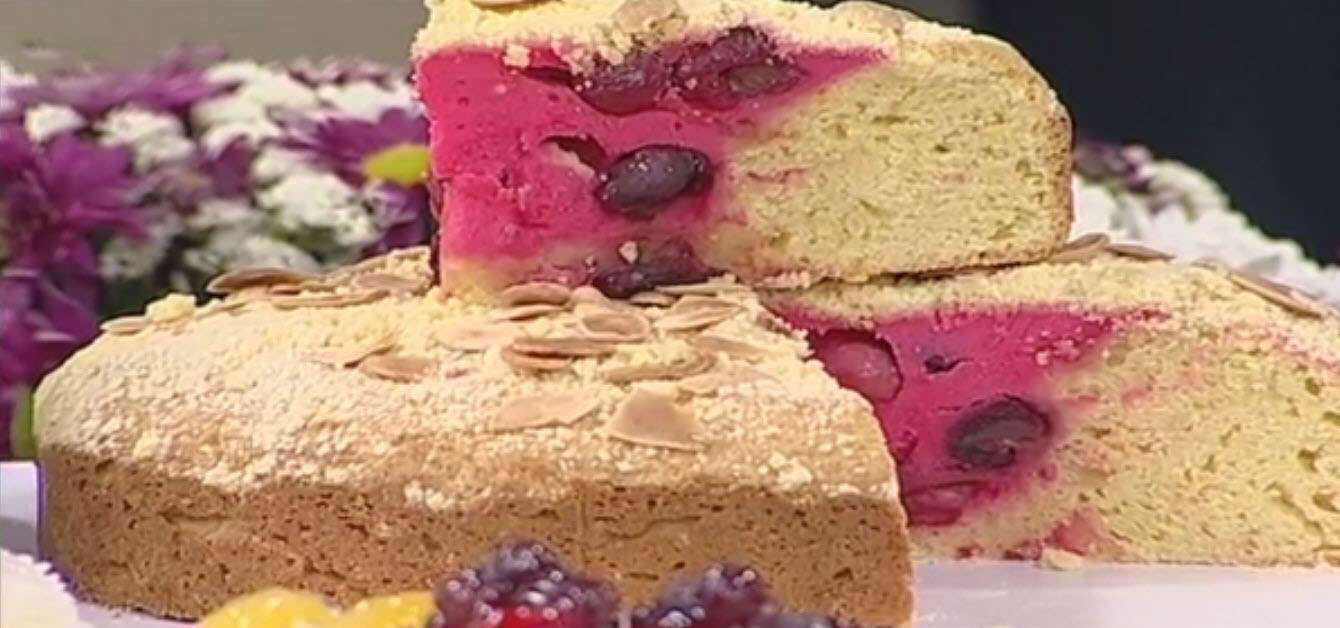 کیک پنیر و آلبالو