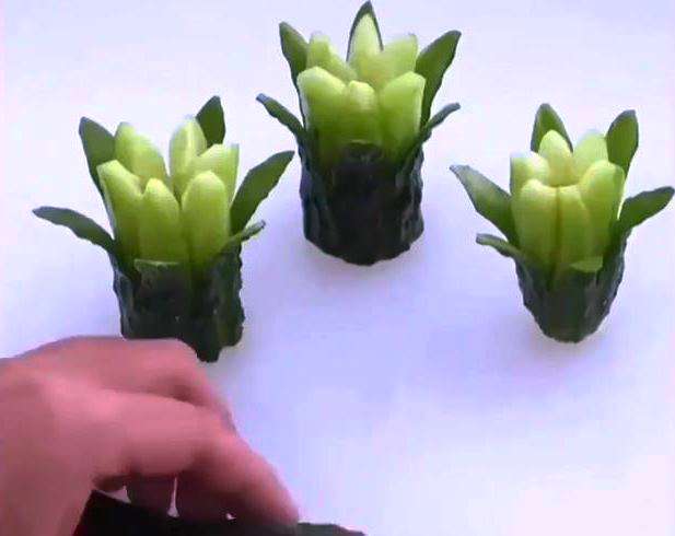 تزیین خیار به شکل گل