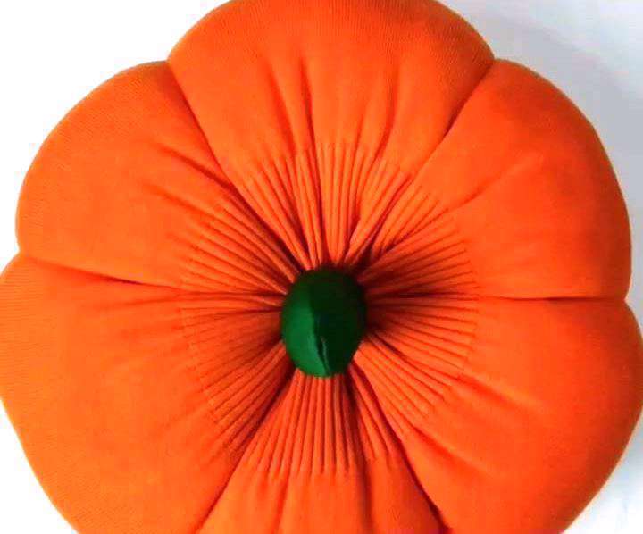 کوسن با طرح کدو تنبل