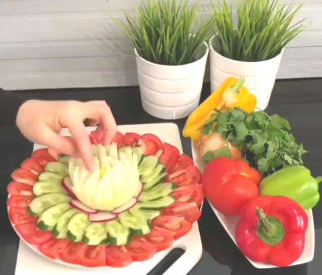 بشقاب سبزیجات خام