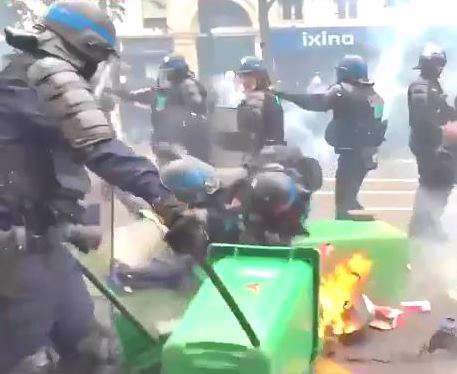 استوری طنز از حرکت فوق حرفه ای پلیس فرانسه