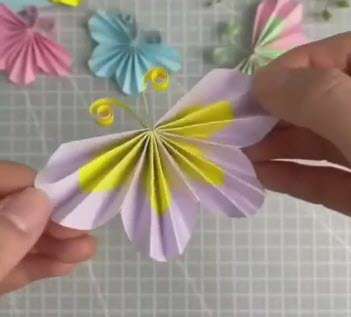 با کاغذ رنگی پروانه درست کنید