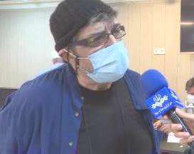 تو بگو ماه کجاست؛ شعرخوانی صالح علا هنگام واکسن زدن