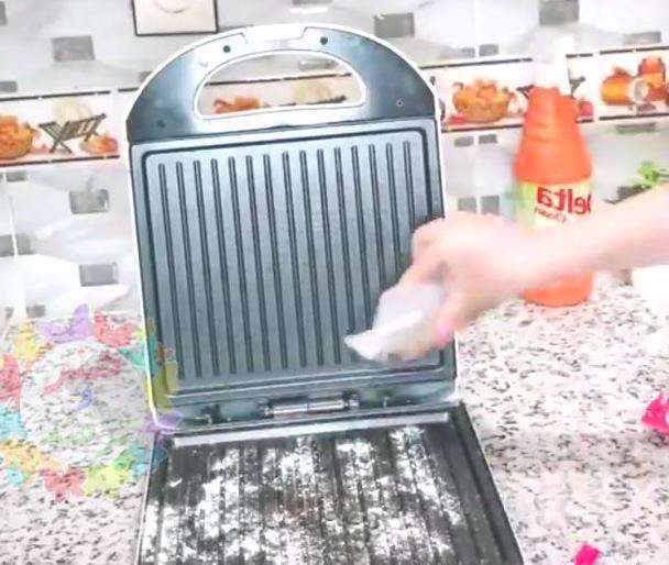 کلیپ آموزش تمیزکاری گریل برقی