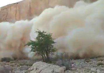 کلیپ وحشتناک از ریزش کوه گنوی در زلزله هرمزگان