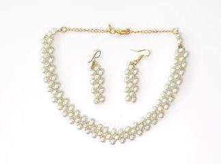 کلیپ آموزش ست گردنبند مروارید دوزی