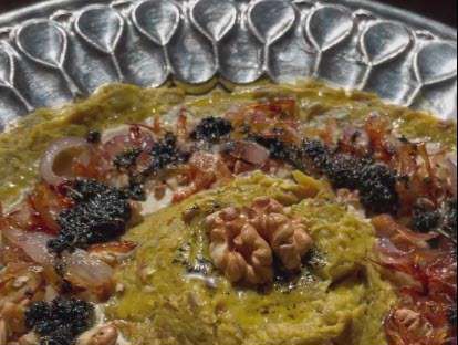 طرز تهیه کشک بادمجان؛ کاملیا رودنشین