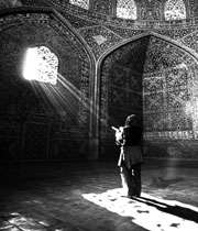 تحقق توسعه و کمال در نظام ولائی