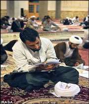 آزمون سالانه طلاب حافظ قرآن کریم