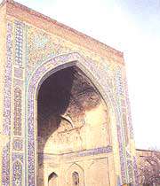 مصلی پایین خیابان