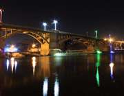 نور در شب