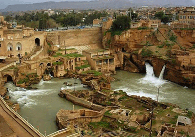 تاریخ در سرزمین آبها