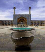 رمز و رازهای نهفته در معماری سنتی ایران