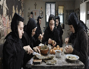 آنسوی تپهها