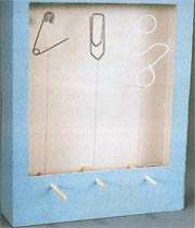 گیره ی کاغذی معلق
