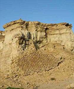 قلعه پیروز گت