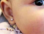 سوراخ کردن گوش بچه