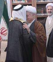 بوسه سفیرسعودی بر پیشانی هاشمی