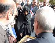 کارت دانش آموزی شهید حسن علیزاده به وزیر آموزش و پرورش اهداء شد
