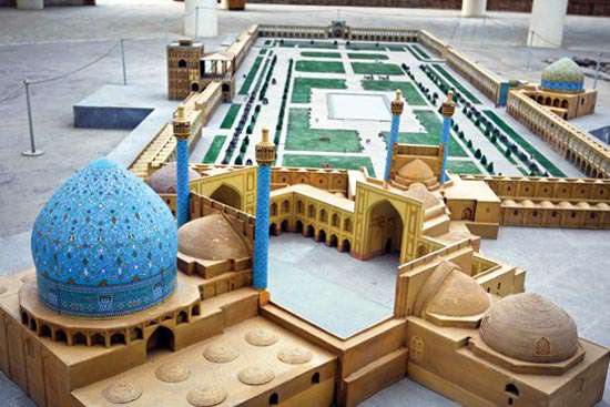 گالیور در گلبرگ