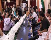 منتقدان تلویزیون متحد شوید!