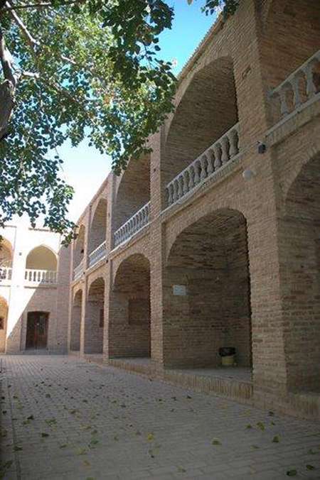 مدارس قدیمی ایران