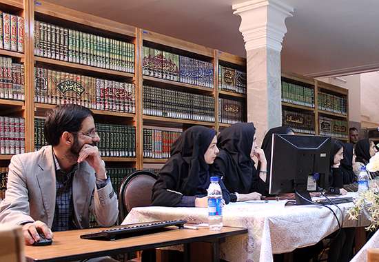 بازدید اعضای دانشگاه علامه طباطبایی(ره) از کتابخانه دیجیتالی تبیان