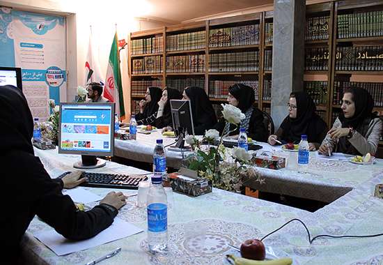 بازدید اعضای دانشگاه علامه طباطبایی(ره) از کتابخانه دیجیتالی تبیان