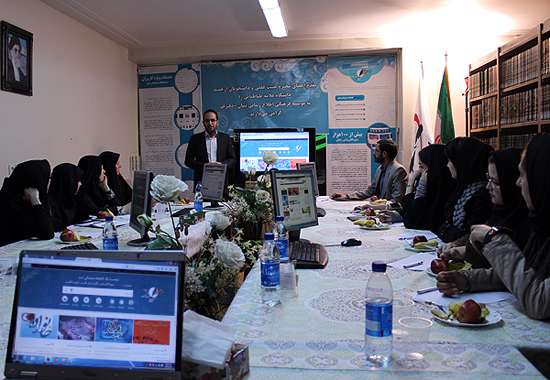 بازدید اعضای دانشگاه علامه طباطبایی(ره) از کتابخانه دیجیتالی تبیان