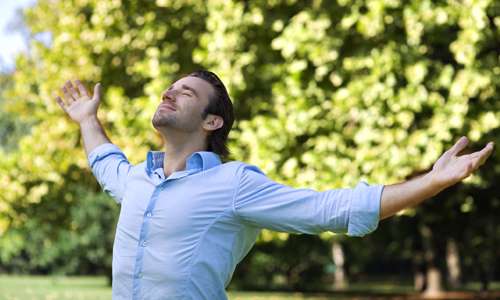 استنشاق هوای پاک و تازه