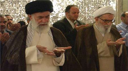 حضرت آیت الله خامنه ای در کنار مرحوم آیت الله واعظ طبسی