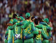 پاکستان نے ورلڈ ٹی ٹوئنٹی کے اپنے پہلے میچ میں بنگلہ دیش کو شکست دے دی