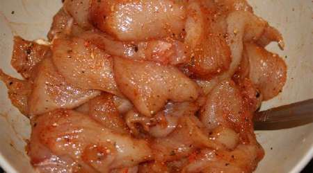 کالزونه مرغ و سبزیجات