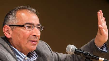 صادق زیباکلام