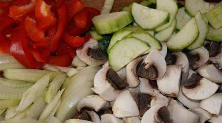 کالزونه مرغ و سبزیجات