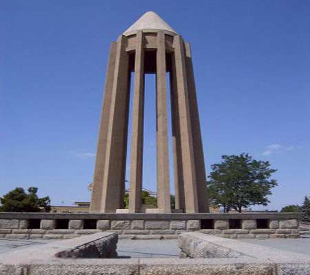 آرامگاه بوعلی سینا