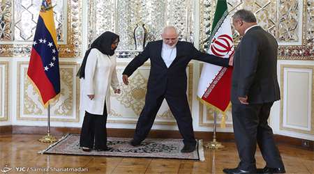 از قهقهه های ظریف تا دارایی وزیر ارتباطات از قهقهه های ظریف تا دارایی وزیر ارتباطات