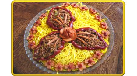 ماکارونی با گوشت و سوسیس