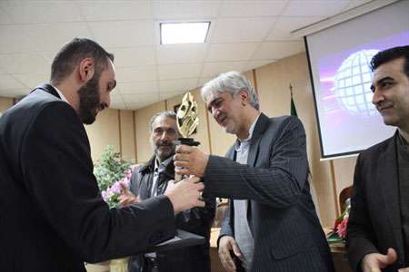 تجلیل از موسسه تبیان به عنوان غرفه برتر دهمین نمایشگاه رسانه های دیجیتال